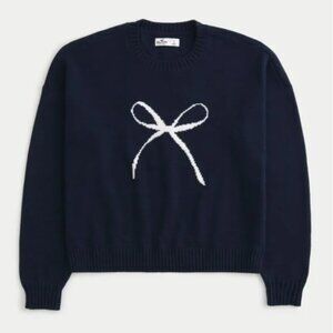 Hollister Women's Blue Bow Graphic Crew Jumper